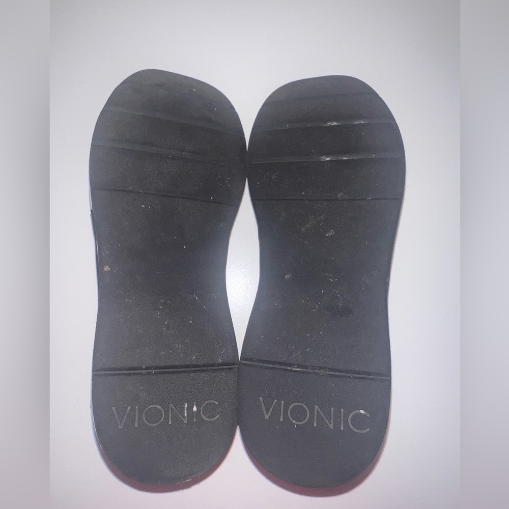 Vionic- Black and white codie Casual Slip on Sneaker - Picture 8 of 8